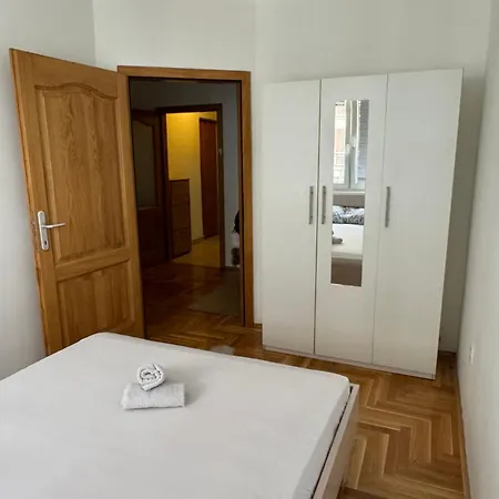 Apartment - Tibra 5 *