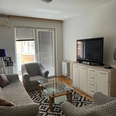 - Tibra 5 Apartment *